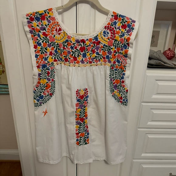 Mi Golondrina Tops - Mi Golondrina Flores blouse, size medium, like new condition. Multicolor